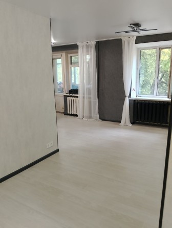 Продається крупногабаритна квартира-студія на Дніпробуді. - фото 1