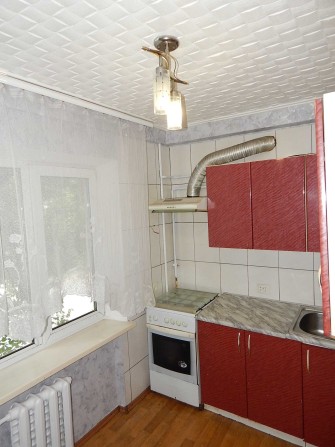 Продается 2-х комнатная квартира с раздельными комнатами на 2 этаже - фото 1