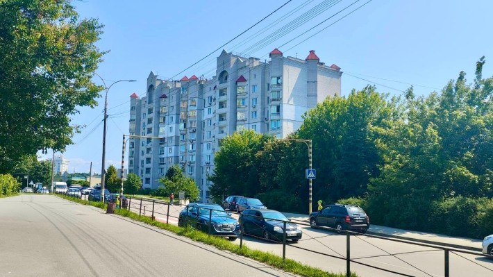 без%, продам 1 кiм, кв Вишгород, Грушевського 9, 50,7 кв.м, 8/10 цегла - фото 1