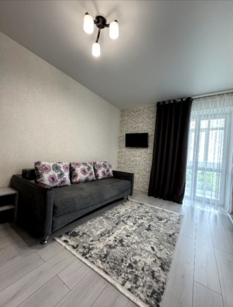 Продам квартиру з гарним ремонтом - фото 1