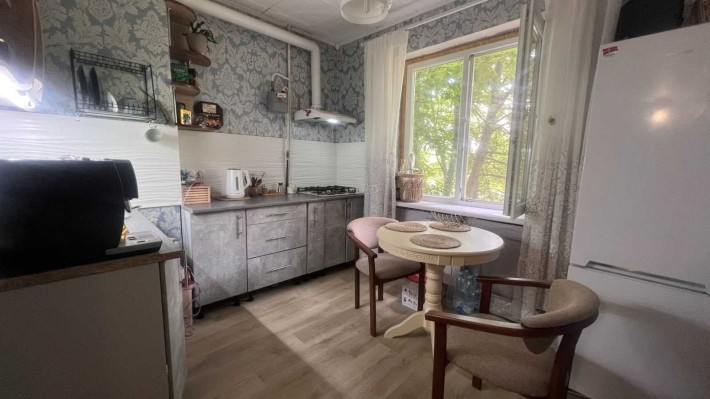 Продається затишна 1-кімнатна квартира в Чорноморську з великою кухнею - фото 1