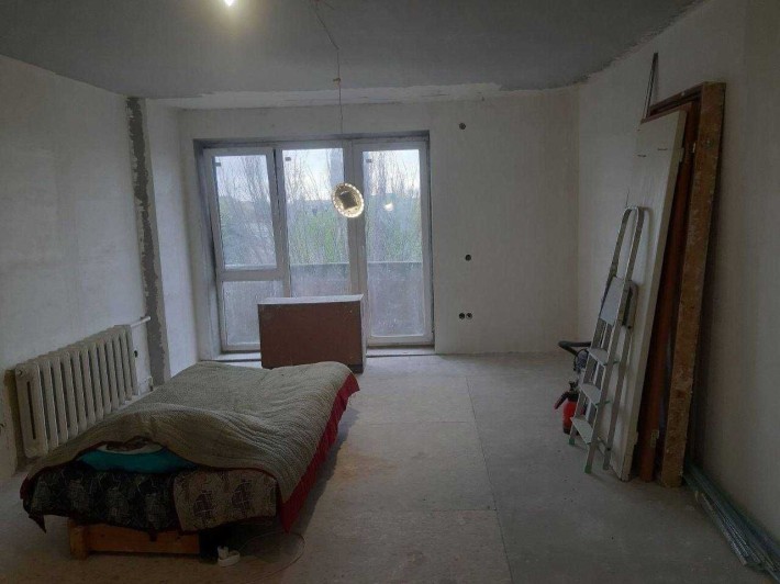 Продам квартиру с частичным ремонтом - фото 1