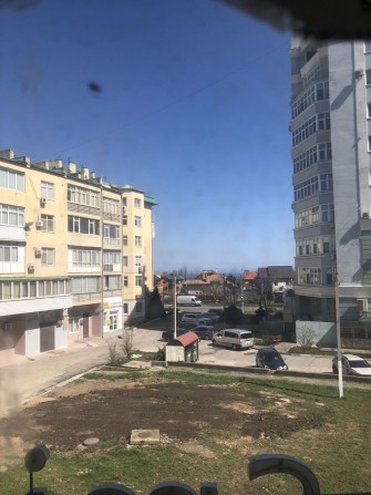 Продаю квартиру в новом доме с небольшим видом на море) - фото 1