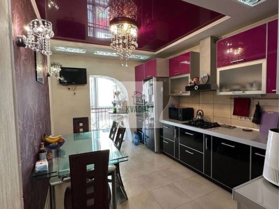 Продам шикарну квартиру в самому серці міста Каменец-Подольский