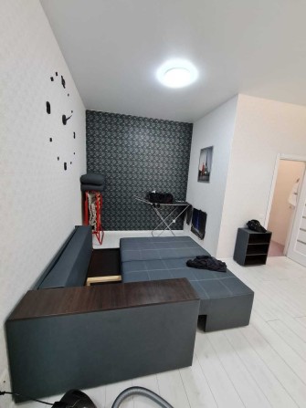 Продам квартиру-студію в цокольному поверсі м.Чорноморськ - фото 1