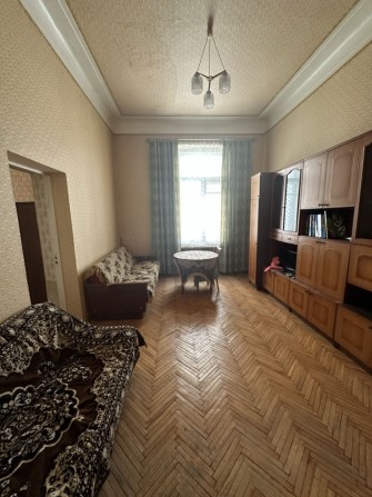 Продам 3-кімнатну квартиру в центрі - фото 1