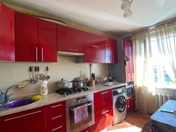 Продам 4 комнатную квартиру в Монолите со своим отоплением Чорноморськ