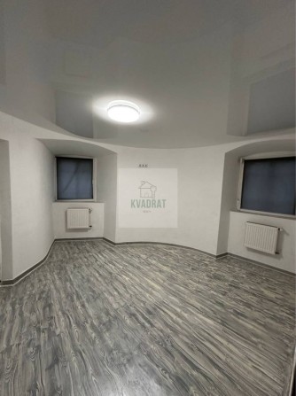 Продам 2-кімнатну квартиру у самому центрі старого міста - фото 1