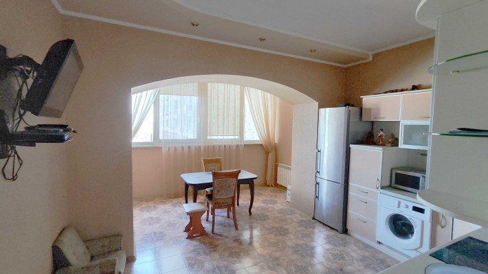 Продам удобную квартиру в новом доме г. Черноморск, с ремонтом! - фото 1