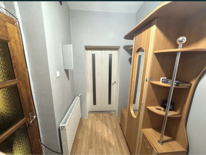Продаж 1-кімнатної квартири в центрі Мукачева, вул. Духновича. - фото 1