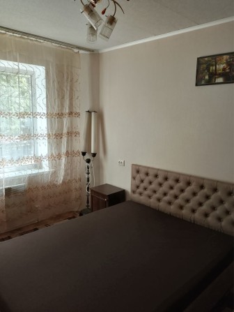 Продам свою квартиру у центрі міста - фото 1