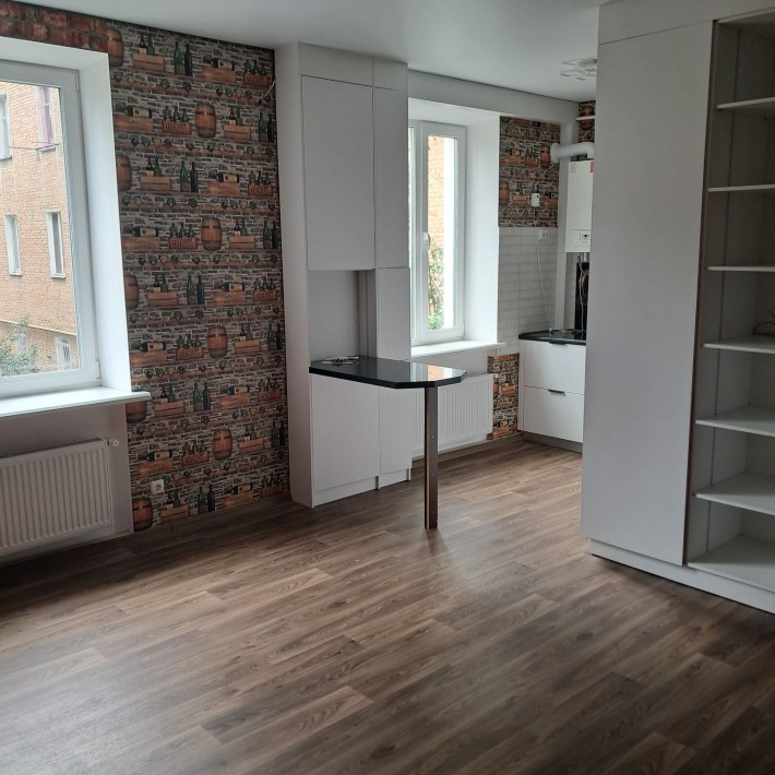 Продам 2х комнатную  квартиру - фото 1