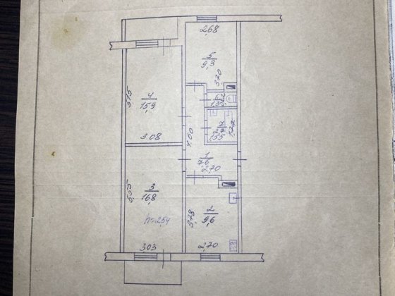 Продам 3-х кімнатну квартиру 65.8кв.м.Присутній торг. Старокостянтинів