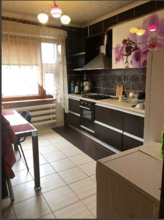 Продам 3-х комнатную квартиру на Артёма(Лесной). Можно по сертификату. - фото 1