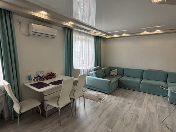 Продается 3 комнатная квартира. Отличное состояние. Центр. Славянск. Славянск