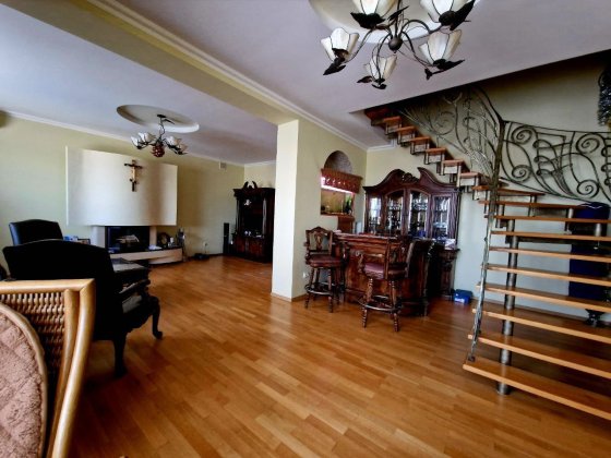 Продається простора 4-кім квартира у Трускавці Трускавец