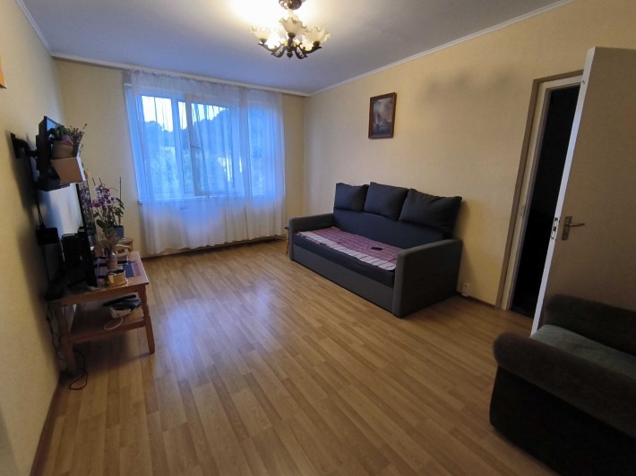 Продам 4-кімнатну квартиру - фото 1