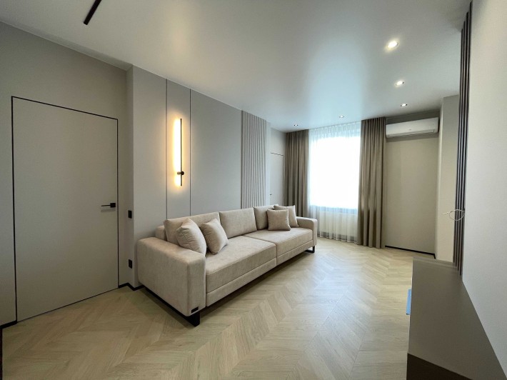 Продам 2-3 к квартру з якісним ремонтом в престижному ЖК Над Бугом - фото 1