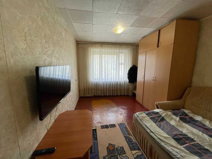 Продам простору двокімнатну квартиру. - фото 1