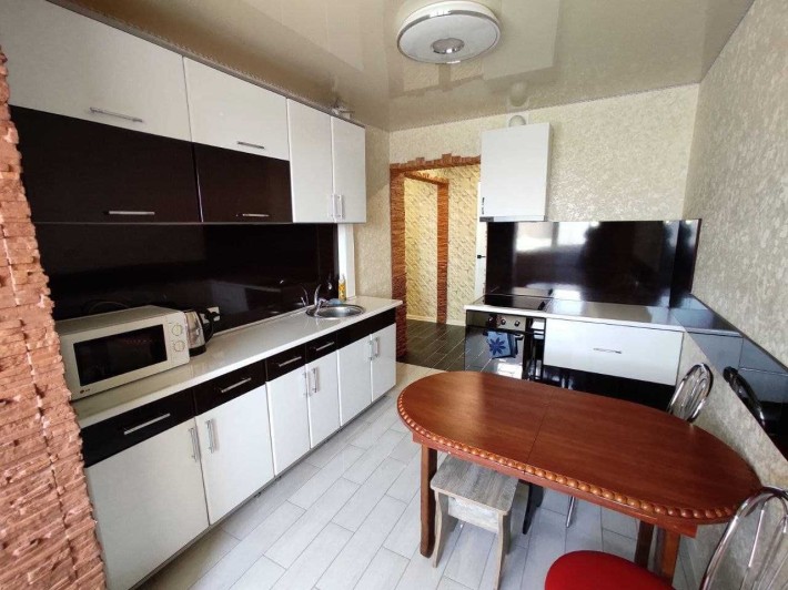 Продаж 3-кімн. квартири, 1-й мікрорайон - фото 1