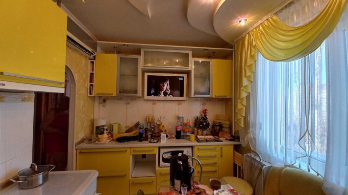 Продаж 2-К кв, вул. Соборності 3 - фото 1