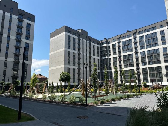 Продаж квартири, район БАМ, розтермінування, поруч парк та озеро Крихівці