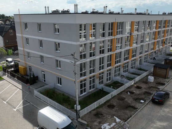 Світла, комфортна квартира 30,8 м² із панорамними вікнами в новобудові Святопетровское