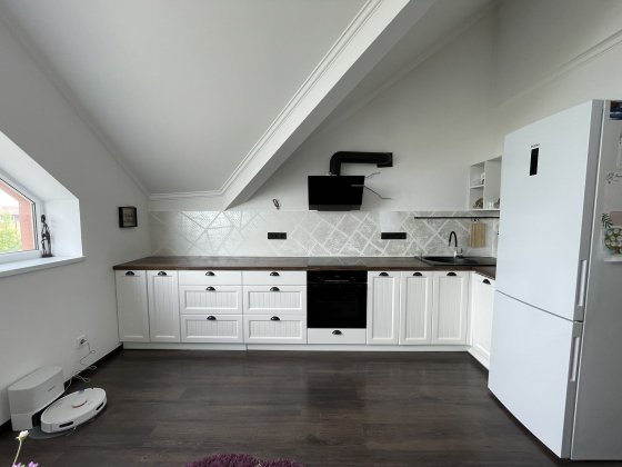 Двокімнатна квартира 84 м2 з ремонтом, мінімальне оформлення, Ворзель Ворзель