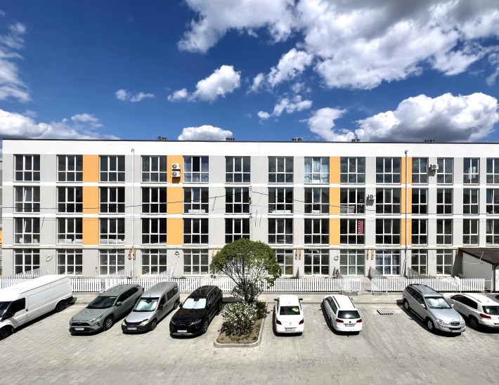 1-кімнатна квартира 43,7 м² з двориком 20,5 м² — закрита територія - фото 1
