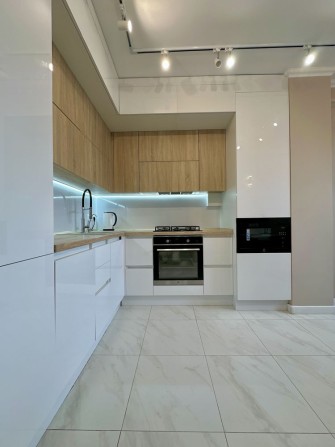 Продаж трикімнатної  90м2 з якісним ремонтом в ЖК Озерний Гай, Гатне - фото 1