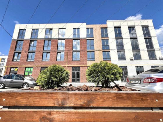 Квартира з панорамними вікнами — 27 м² у ЖК із охороною Святопетровское