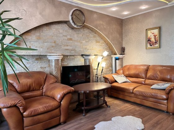 2-кім. квартира 62 кв.м з сауною, с.Чайки Чайки