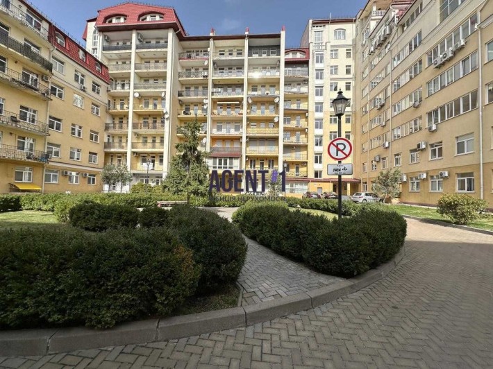 ЖК Чайка, 3-кімн. 145.7 кв.м., вул. Лобановського, 21 - фото 1