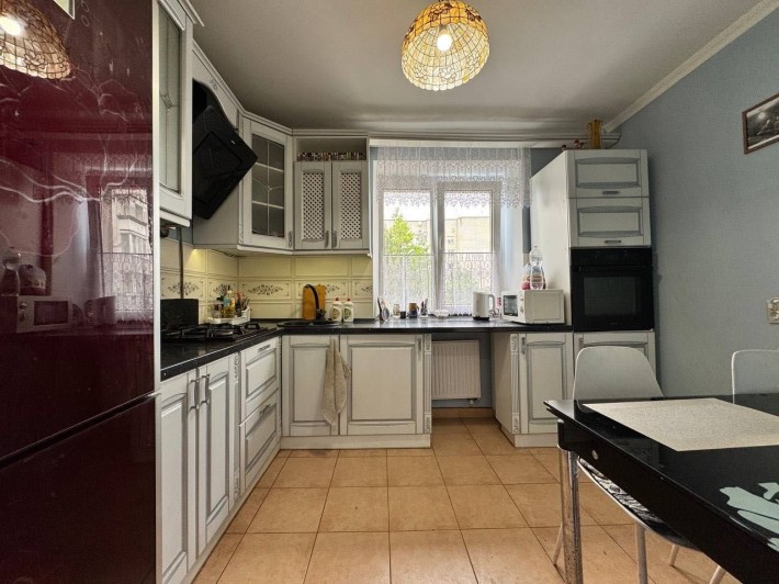 Продаж 3кім квартири 68м2 Винники з ремонтом, Івасюка 21 Центр - фото 1