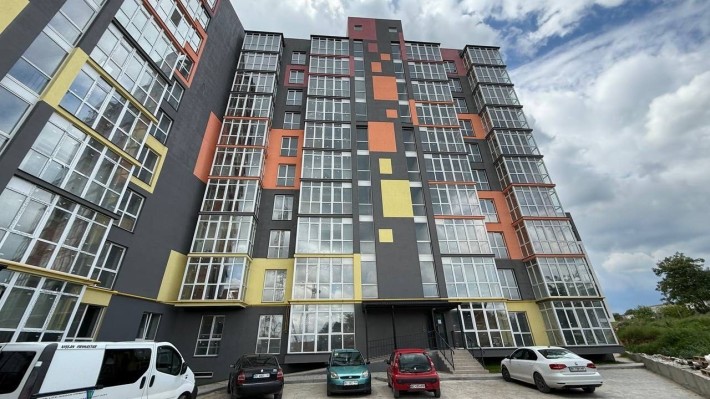 Продаж 1 кім Винники, вул. Лисика ЖК Сусіди - фото 1
