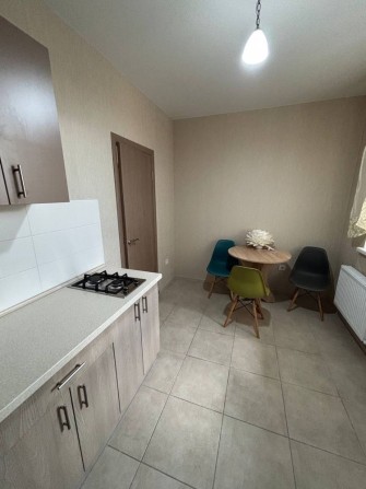 Продам 1 кімнатну квартиру на середньому поверсі - фото 1