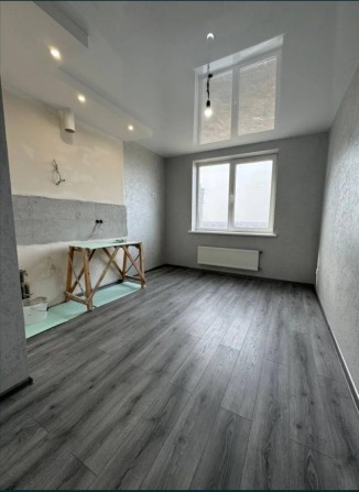 Продам 1 комн. квартиру с ремонтом  ЖК 49 Жемчужина Таирова (134-560) - фото 1