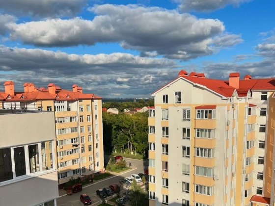 Продам двух комнатную квартиру ЖК Мариинский Великодолинське