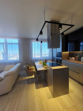 1-комн. квартира с дизайнерским ремонтом, Жемчужина, 42 м.кв. - фото 1