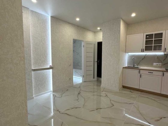 НОВАЯ, СОВРЕМЕННАЯ   2-комн. квартира в КАДОРР  на ул. Сахарова Крыжановка