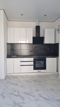 Продам 1 комнатную 43 м.ЖК Розенталь на ул. Строительная. Евроремонт. - фото 1