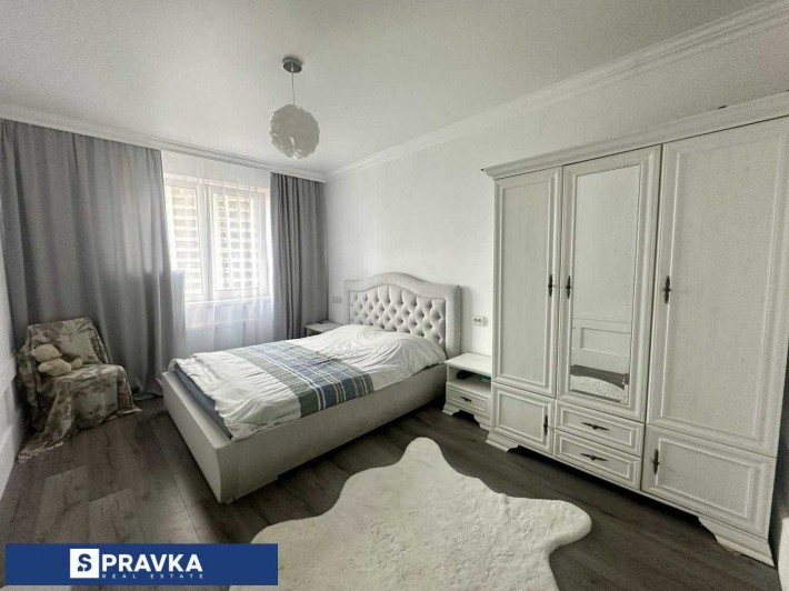 Продам 2-х ком в Кадоре  на Сахарова с капитальным ремонтом и мебелью - фото 1