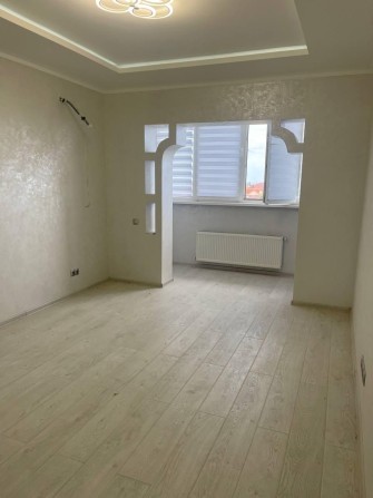 Продам 2 комнатную квартиру с ЖК Зеленый гай. Совиньон 3 (141-895) - фото 1