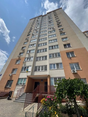 Продам двухкомнатная квартира ЖМ Радужный - фото 1