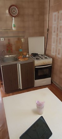 Продам большую 2 комн 62м 1/1эт метро Спортивная - фото 1