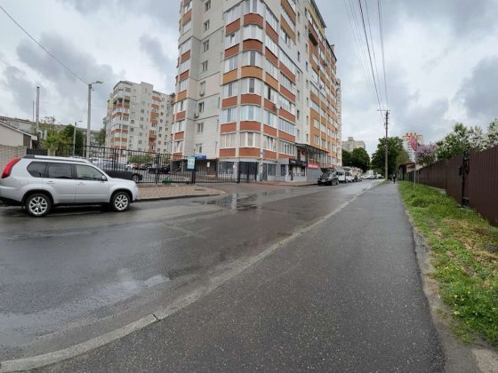 продається однокімнатна квартира Шаровечка