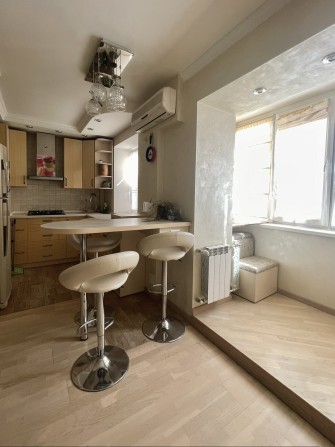 Продаж 2к вартири з ремонтом  вул.Топольова  5, Солом'янський район - фото 1