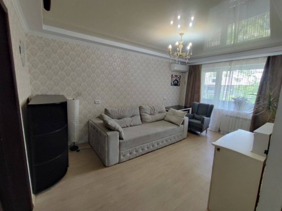 Продам 2к Комарова 30 Луганськ