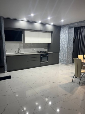 Продам двокімнатну квартиру - фото 1