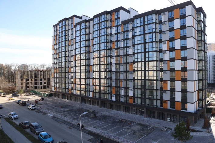 Готова велика 1к квартира 43,7 м2 6 поверх, вид у двір Атмосфери - фото 1